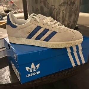 Adidas Men's Blue and White Sneakers